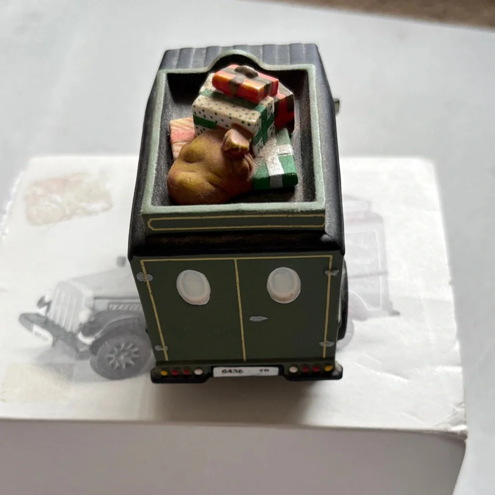 Department 56 Green and Black Vintage Truck Decor